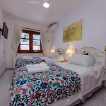Victoria Just 150 Metres From Playa Bastian *