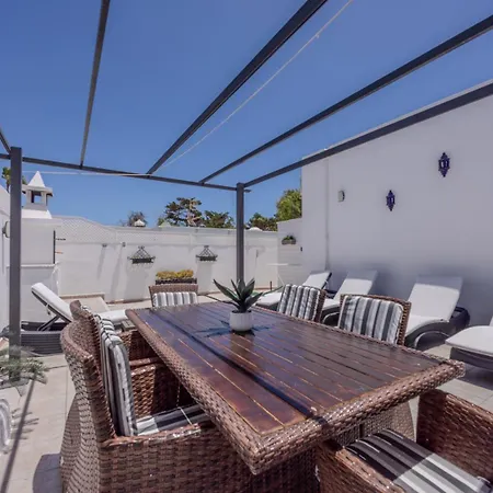 Victoria Just 150 Metres From Playa Bastian Hébergement de vacances Costa Teguise